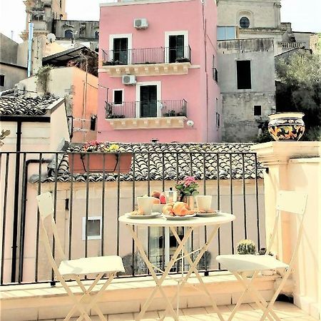 לינה וארוחת בוקר רגוזה Le Luci Su Ibla - Ospitalita Con Vista מראה חיצוני תמונה