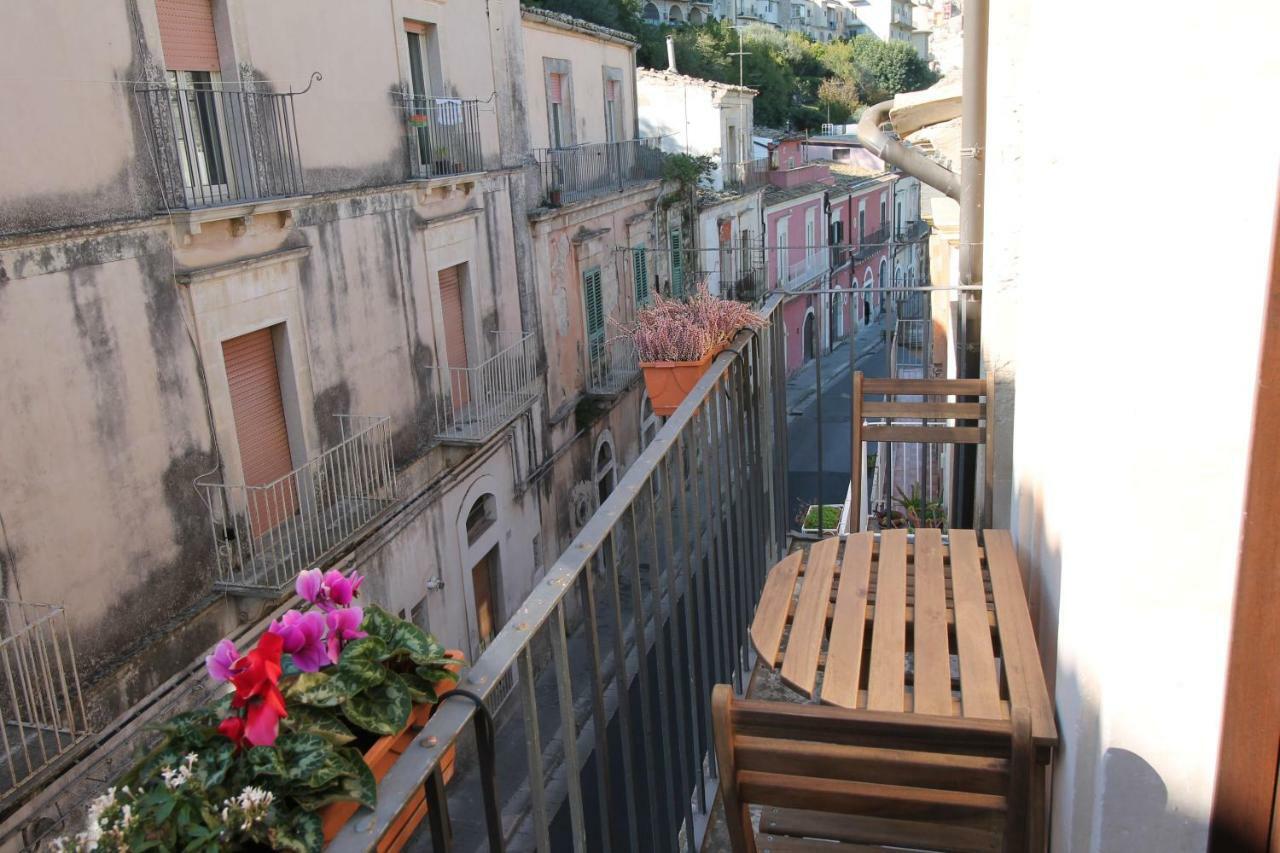 לינה וארוחת בוקר רגוזה Le Luci Su Ibla - Ospitalita Con Vista מראה חיצוני תמונה